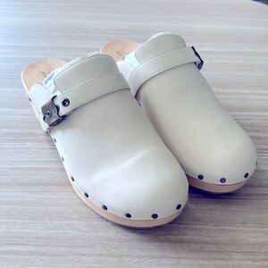 Dr Scholl’s Original Collection.